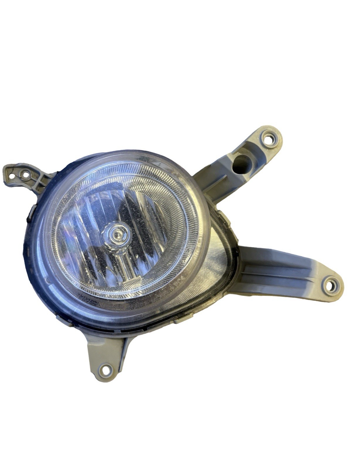 2013 - 2017 Hyundai Veloster Front RH Passenger Side Fog Light 92202-2V510 OEM