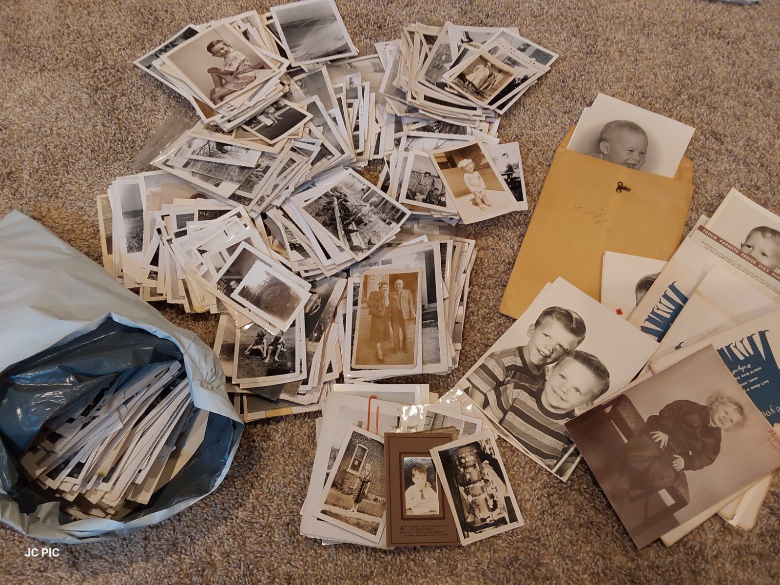Huge Lot 2,000+ B&W Photos Snapshots Candid Women Men  