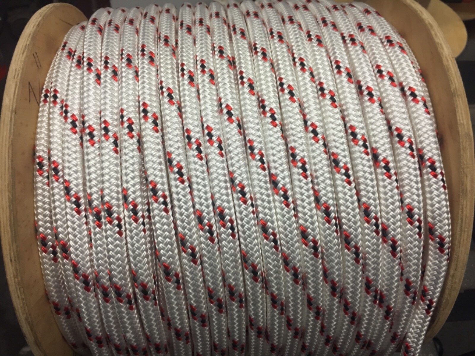 14 Spectra American made  600 feet Red white G2U