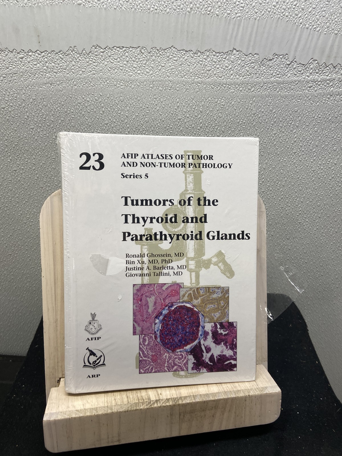 Tumors of the Thyroid and Parathyroid Glands by Ronald Ghossein 2025 Hardcover
