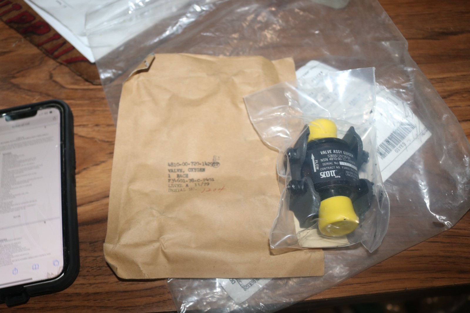 NOS Scott AVOX oxygen valve PN 20735-00 4810-00-720-1429 NOS Scott AVOX oxygen valve PN 20735-00 4810-00-720-1429
