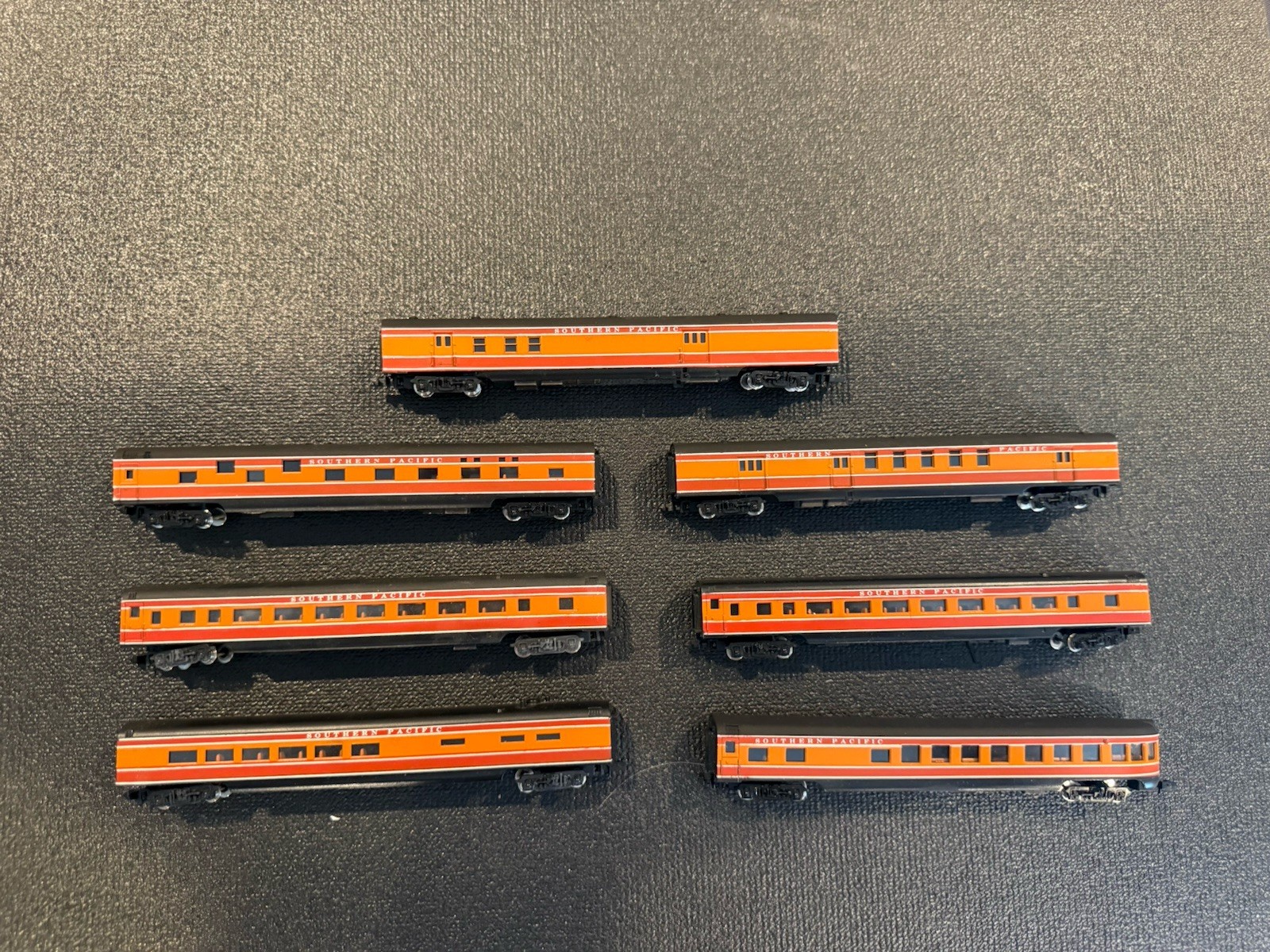 Con-Cor N Gauge Train Southern Pacific Daylight Smoothside Passenger Set 7 Cars Con-Cor N Gauge Train Southern Pacific Daylight Smoothside Passenger Set 7 Cars