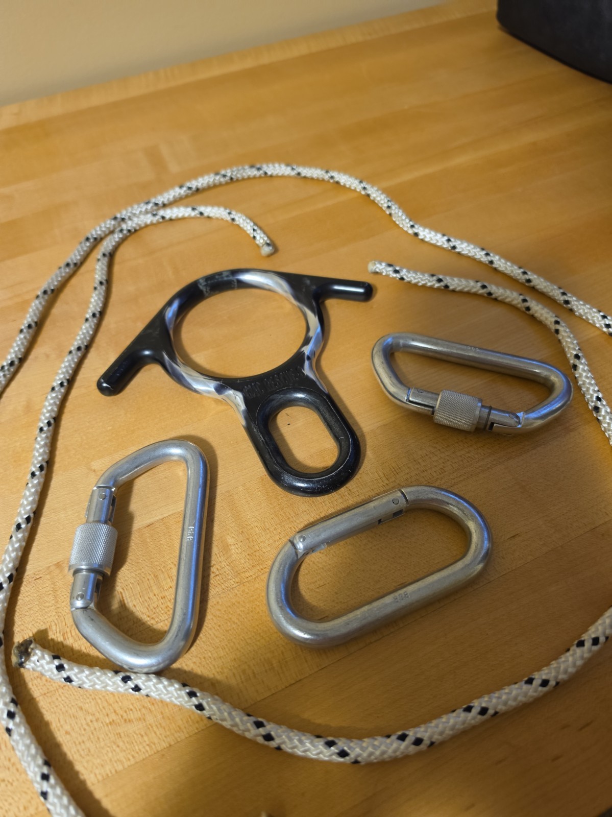CMC Rescue Figure 8 Descender Rescue Climbing , Three Carabiners, Four Ropes