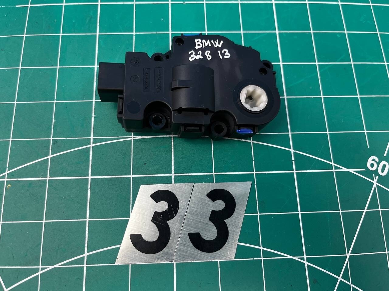 2012-16 BMW F30 328i HEATER FLAP ACTUATOR MOTOR OEM T1015556H 2012-16 BMW F30 328i HEATER FLAP ACTUATOR MOTOR OEM T1015556H