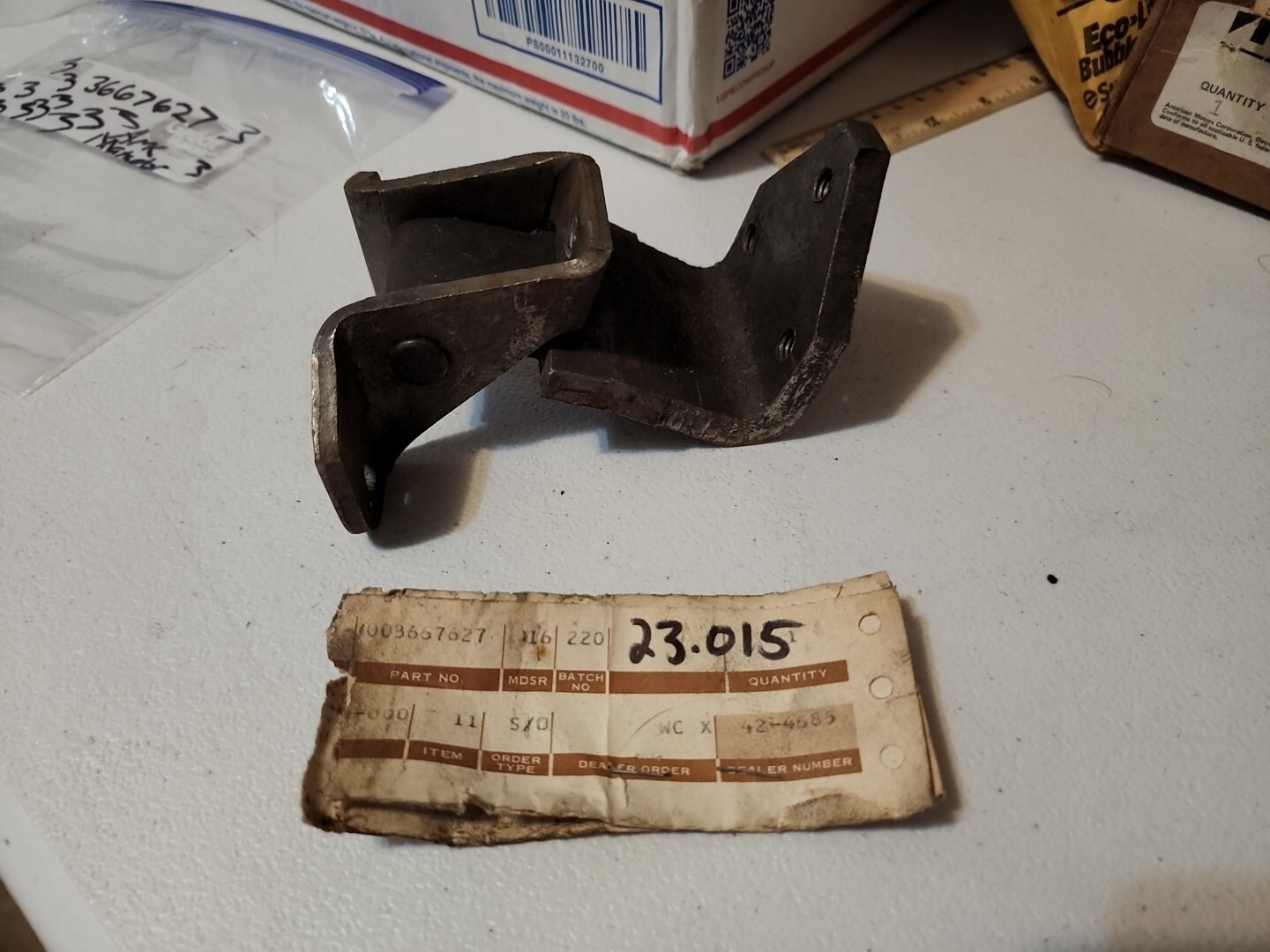 NOS 1973-78 MATADOR WAGON 1973-74 AMBASSADOR FRONT LEFT DOOR HINGE ASSY 3667627 NOS 1973-78 MATADOR WAGON 1973-74 AMBASSADOR FRONT LEFT DOOR HINGE ASSY 3667627