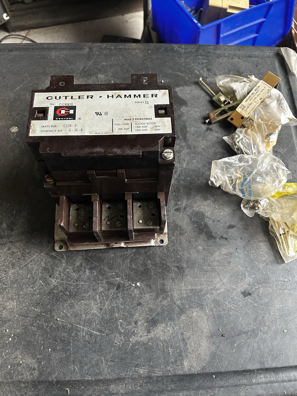 Cutler Hammer C32KN3 200A 600V 3Pole Contactor