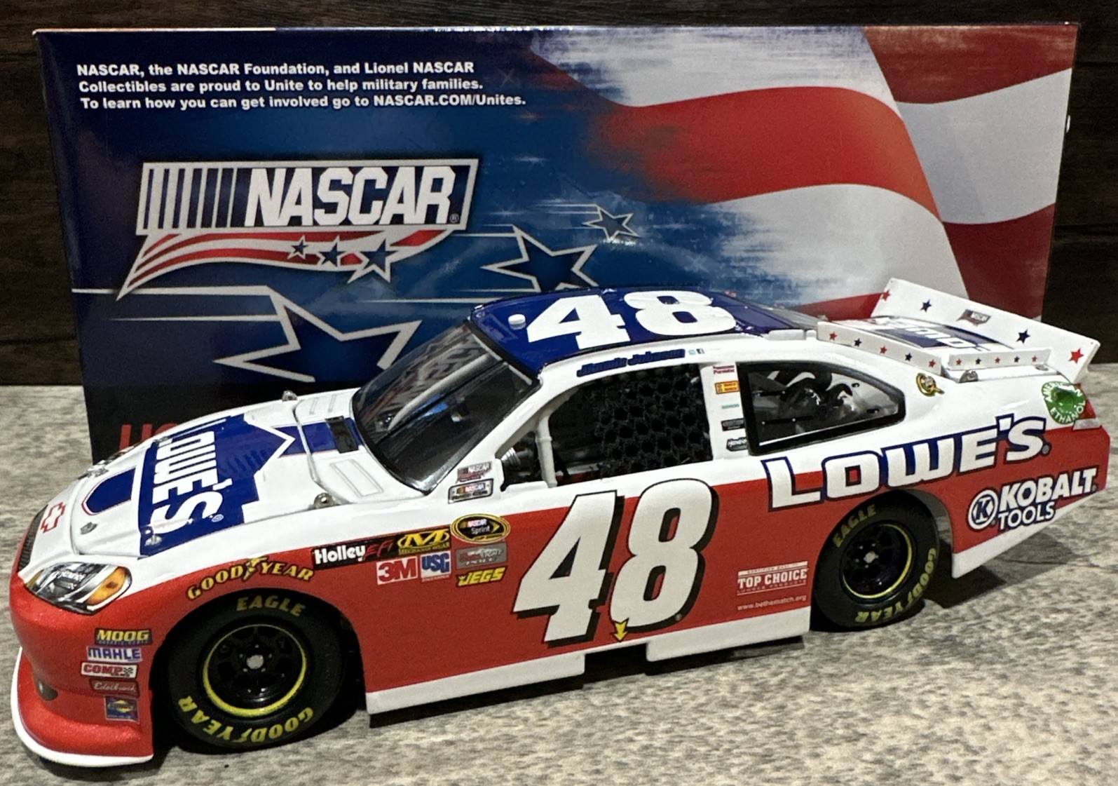 2012 Jimmie Johnson Lowe\'s NASCAR Unites Chevrolet 1/24 Action Nascar Diecast