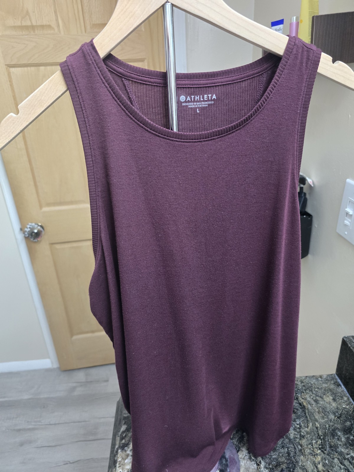 Athleta Womens Maroon Racerback Tank Large Athleta Womens Maroon Racerback Tank Large