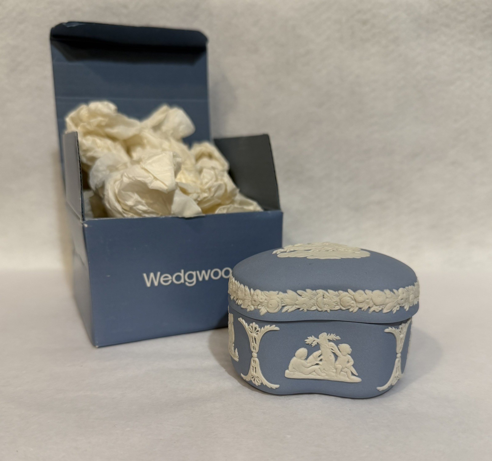 Wedgwood Blue Jasperware Trinket Bean Box England w/box & pamphlet