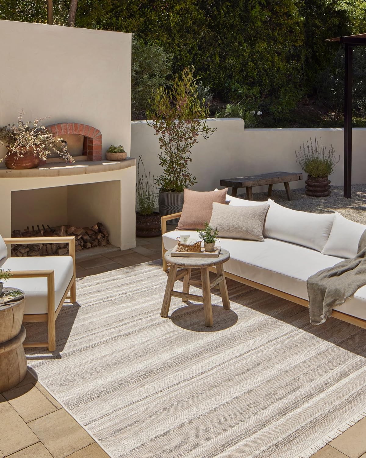 Loloi Amber Lewis Ivory Dove Grey Accent Rug 2\'3\ Loloi Amber Lewis Ivory Dove Grey Accent Rug 2\'3\