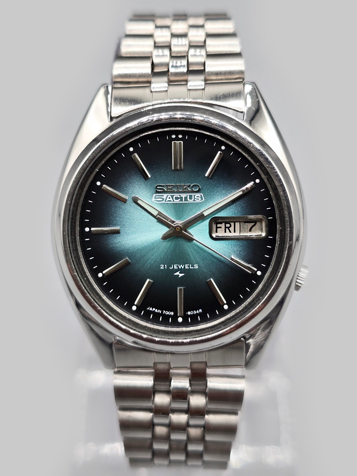 Vintage Seiko 5 Actus 7009 Automatic 21 Jewels Men\'s Watch Japan | Blue Sunburst