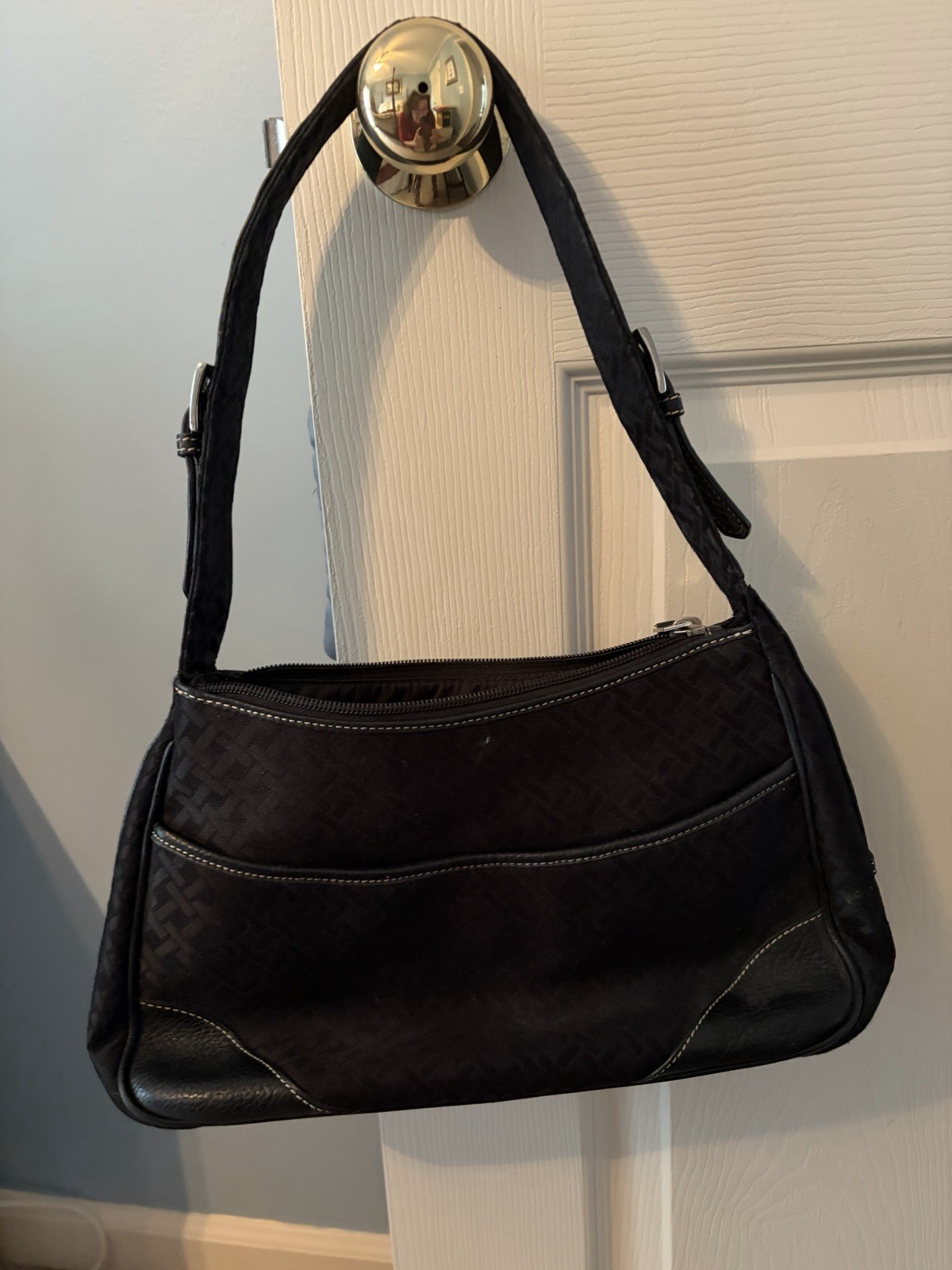 Talbot’s Black Jacquard Leather Trim Shoulder Bag Zip Top Purse Classic Handbag Talbot’s Black Jacquard Leather Trim Shoulder Bag Zip Top Purse Classic Handbag