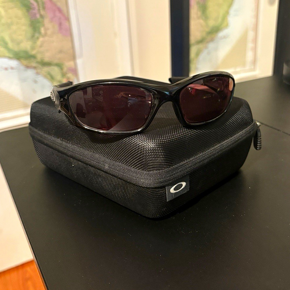 Vintage Oakley Straight Jackets Sunglasses w/ Case (2000) Vintage Oakley Straight Jackets Sunglasses w/ Case (2000)