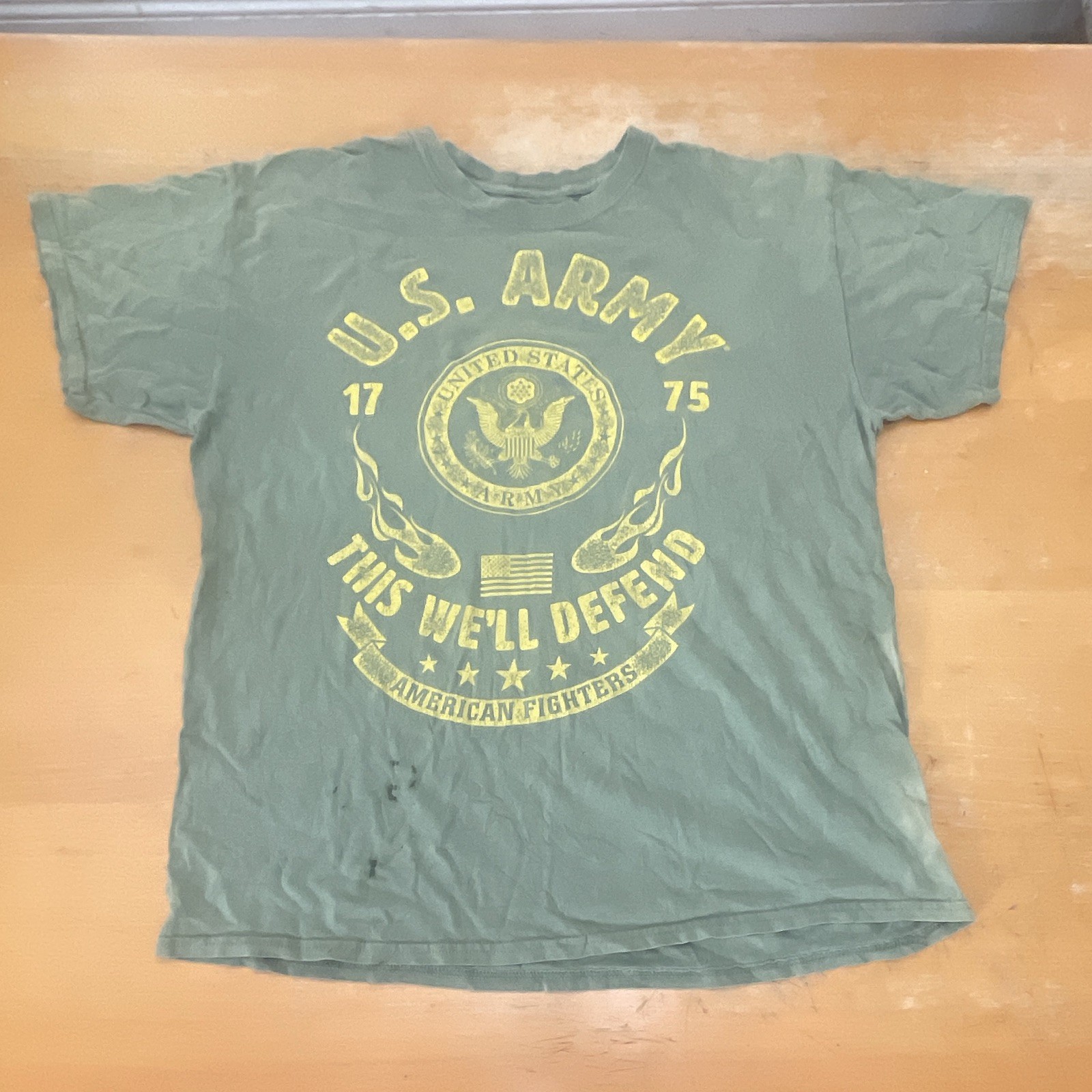 Vintage Mens Green U.S. Army “This We’ll Defend” Graphic Cotton Crew Neck Tee L