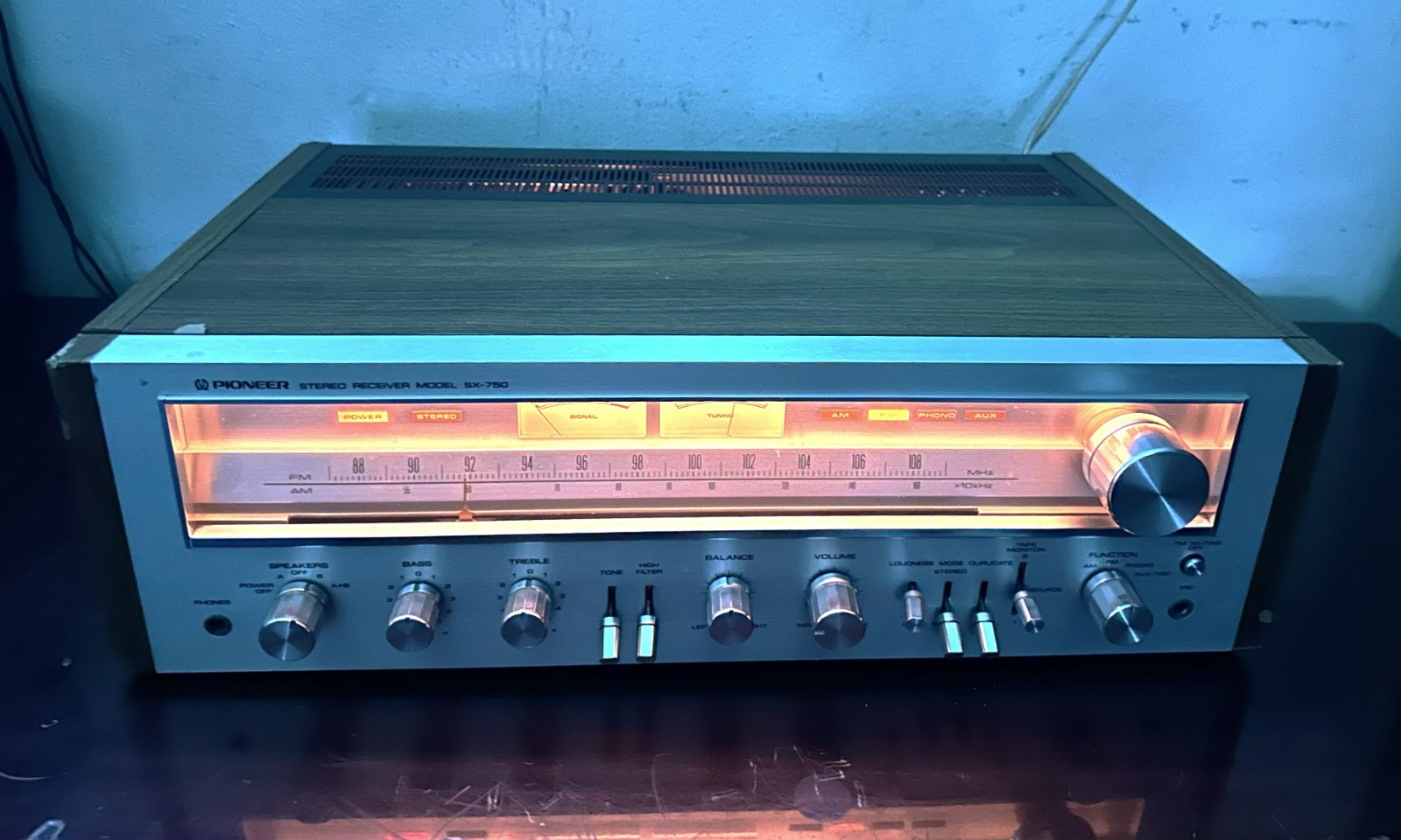 Pioneer SX-750 AM/FM Stereo Receiver
