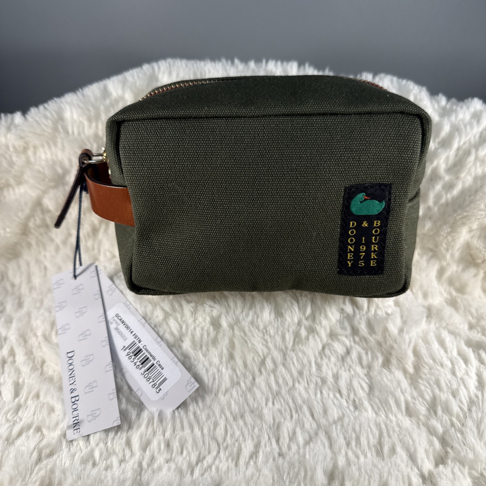 NWT Dooney & Bourke Cosmetic Toiletry Case Forest Green 6” X 4” X 3”