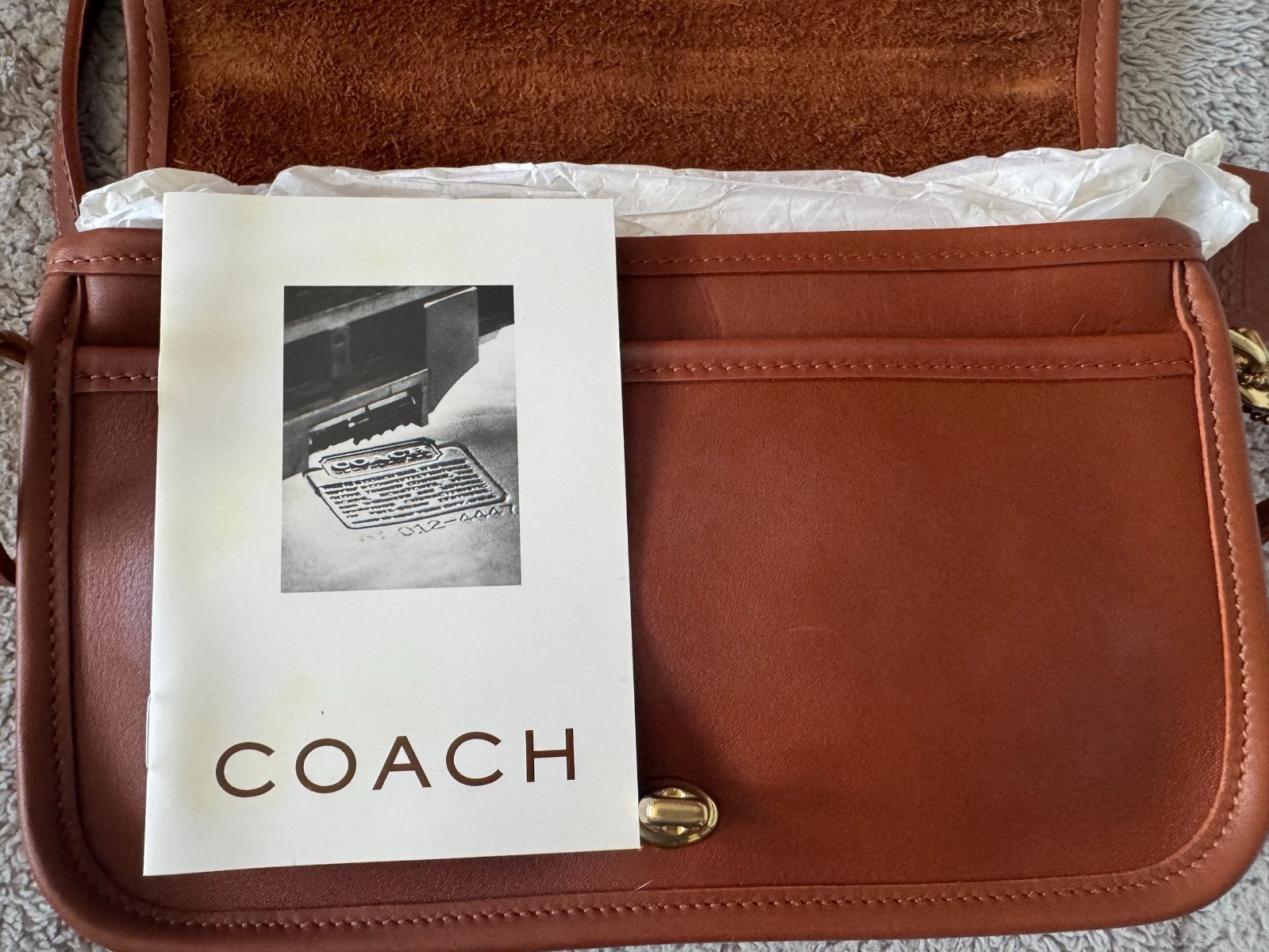 Vintage 90s Coach Purse 9755 British Tan Leather Crossbody Turnlock Hungary