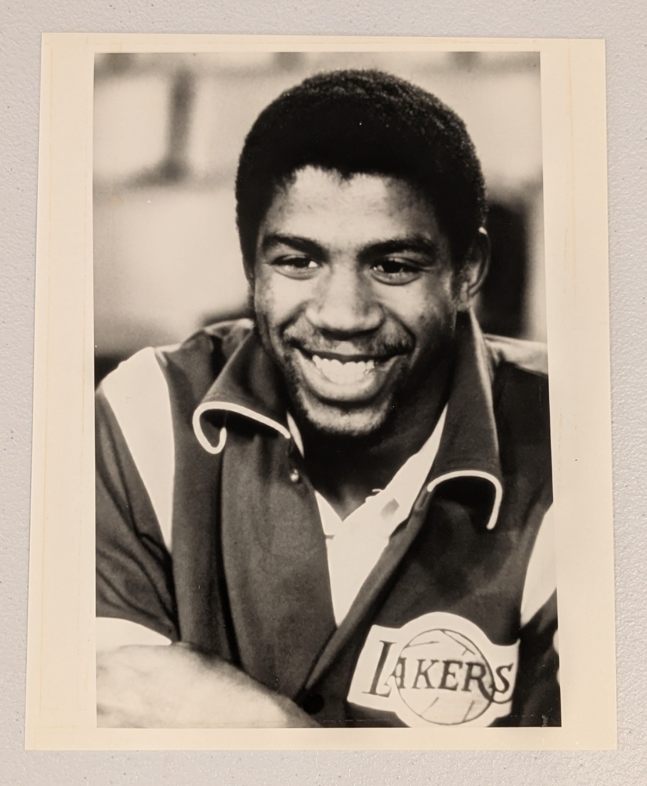 Undated press photo - Earvin Magic Johnson - Los Angeles Lakers - NBA - 8x10 Undated press photo - Earvin Magic Johnson - Los Angeles Lakers - NBA - 8x10