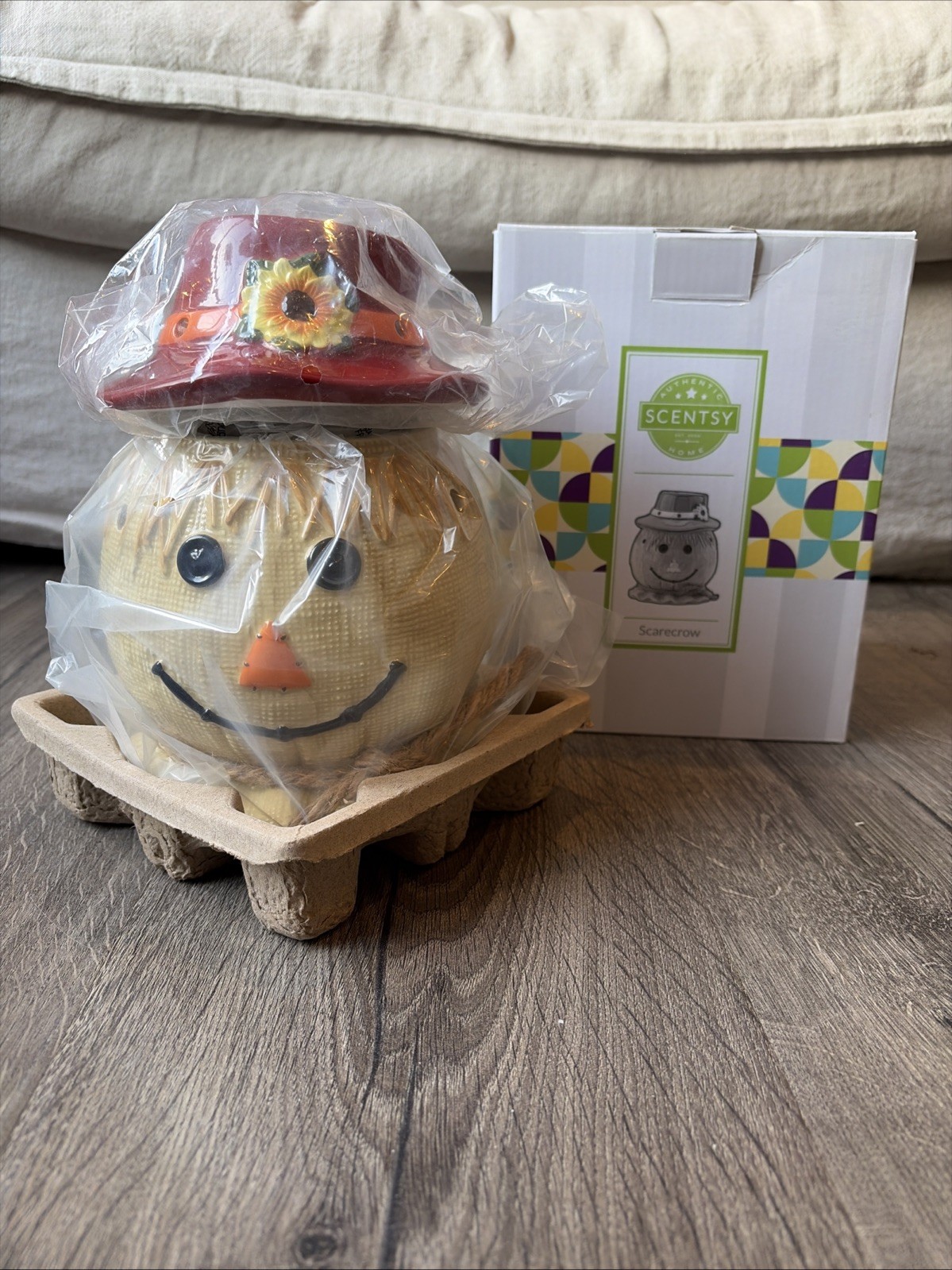 Scentsy Scarecrow Premium Warmer Full Size Retired Fall Halloween Thanksgiving Scentsy Scarecrow Premium Warmer Full Size Retired Fall Halloween Thanksgiving