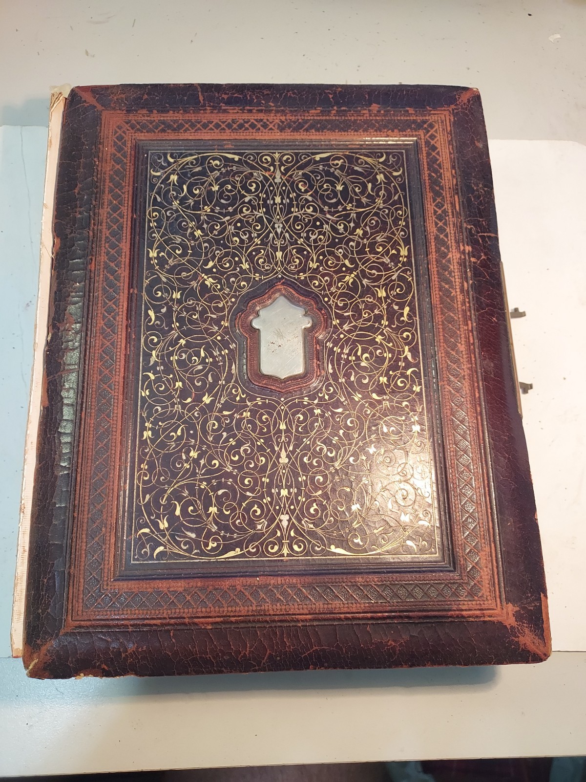 Antique 1860s Tin Type & CDV -Civil War Era-Victorian Leather Album - 87 Photos Antique 1860s Tin Type & CDV -Civil War Era-Victorian Leather Album - 87 Photos