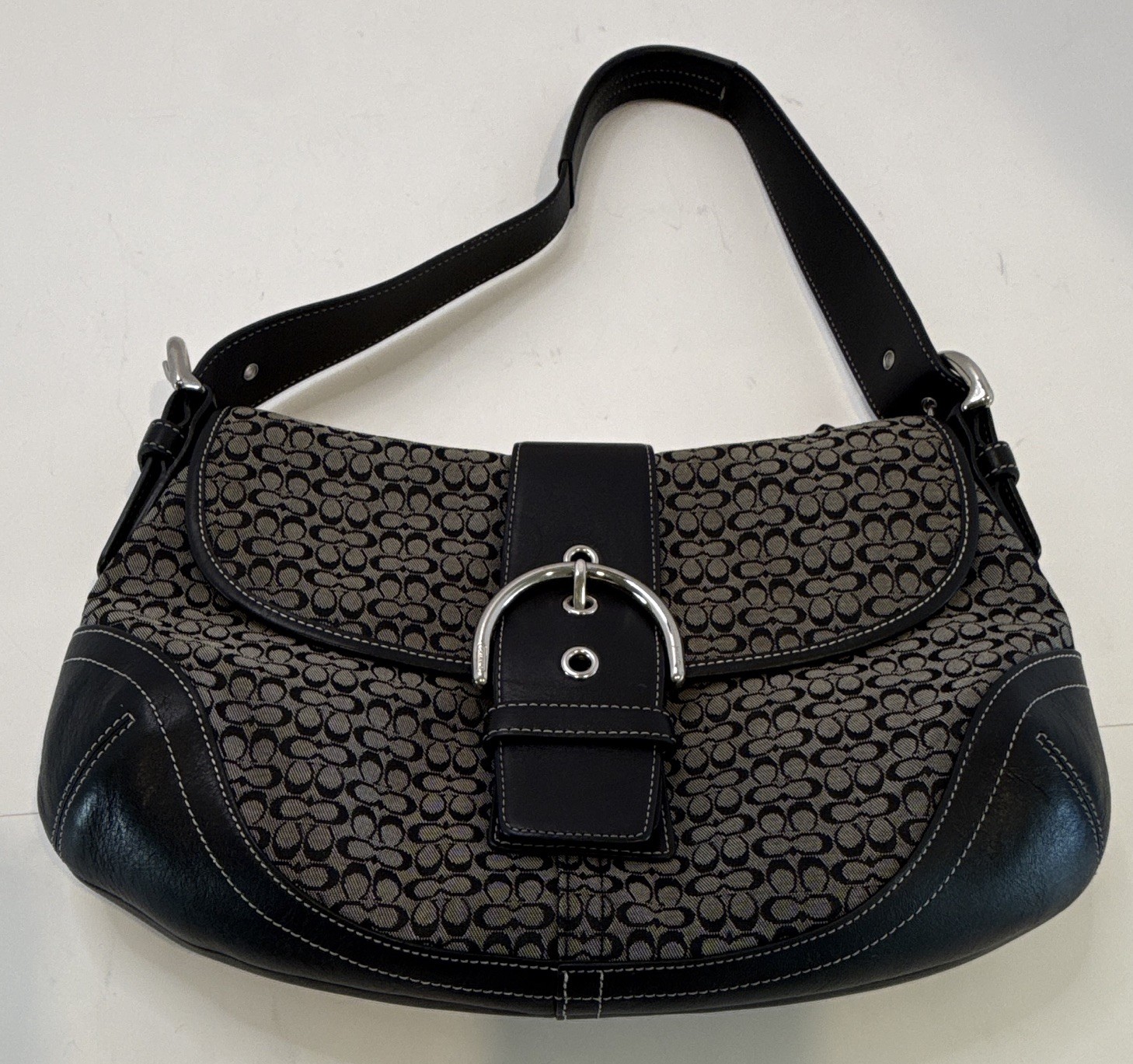 Coach Soho Black and Grey Shoulder Bag Vintage Medium Purse Y2K 2000s Leather