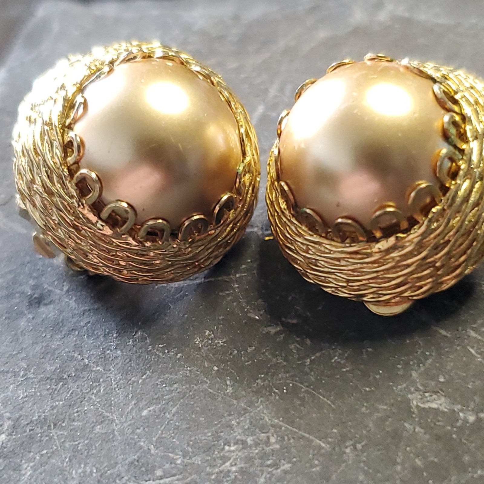 Stunning VTG 50s Nettie Rosenstein Gold faux pearl Earrings ,intricate Clip-On Stunning VTG 50s Nettie Rosenstein Gold faux pearl Earrings ,intricate Clip-On