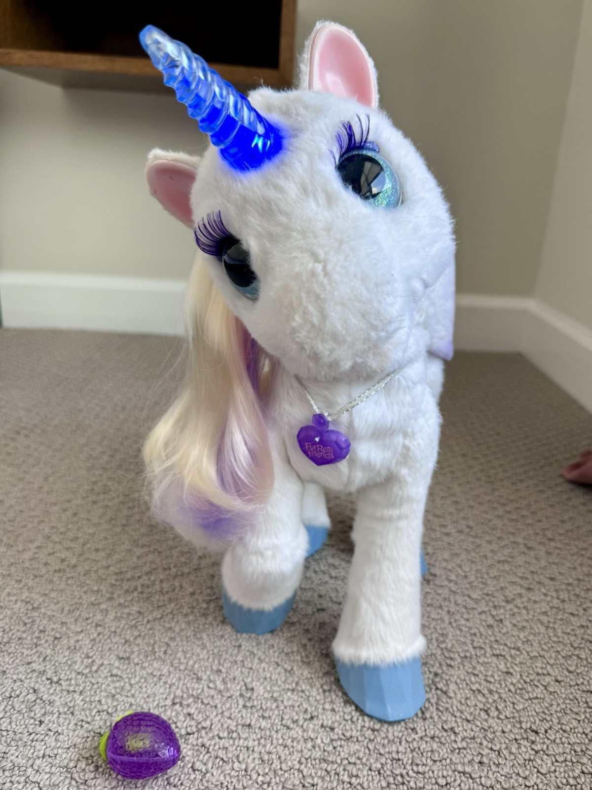 FurReal Friends StarLily My Magical Unicorn Interactive - Berry & Necklace B0450