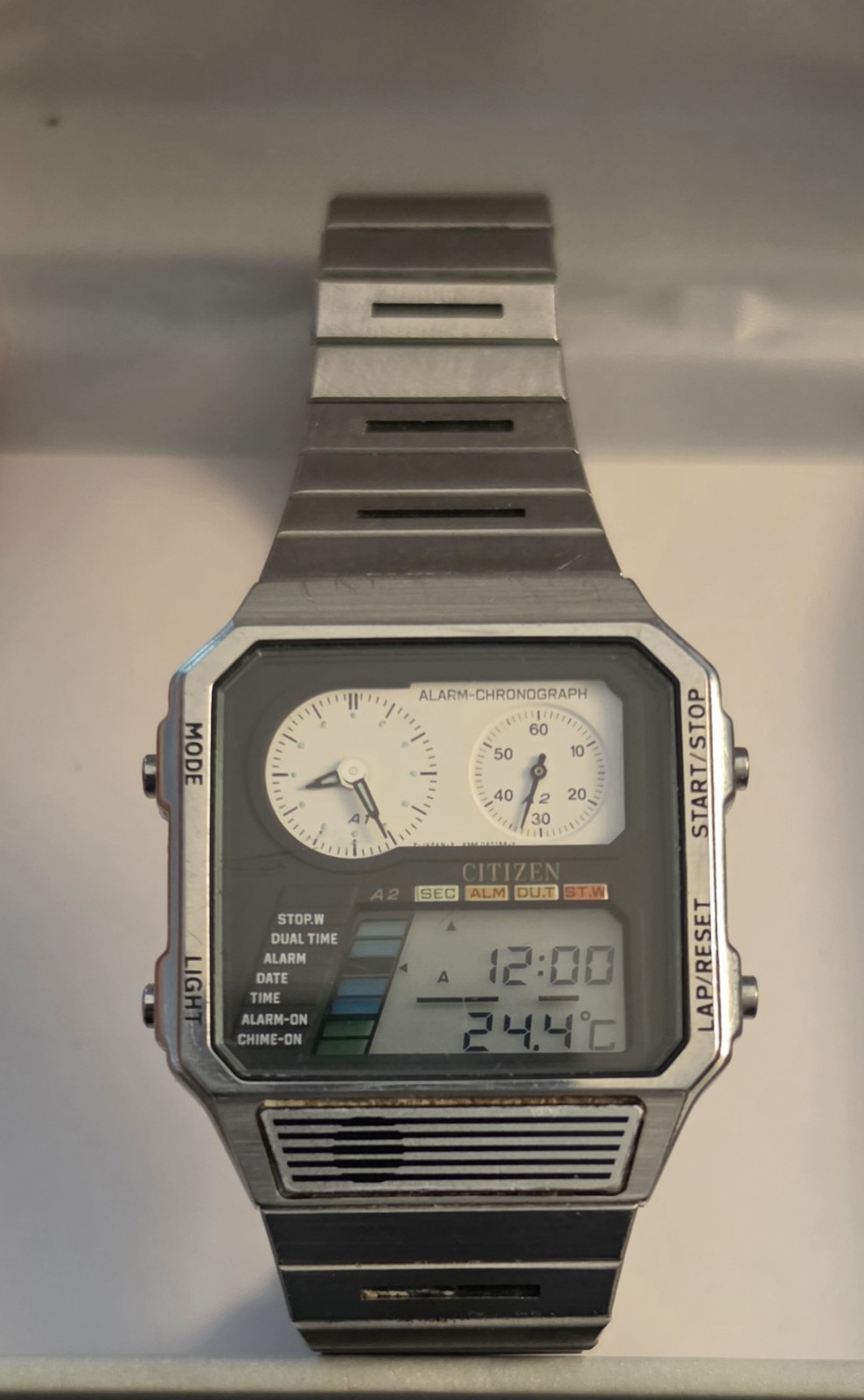 Vintage Citizen Ana-Digi Alarm Chronograph Watch Dual Time LCD – Powers On 