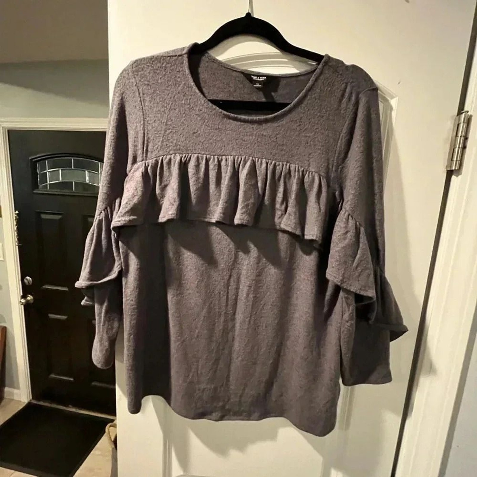 Super Soft Vera Wang Sweater - Medium Super Soft Vera Wang Sweater - Medium