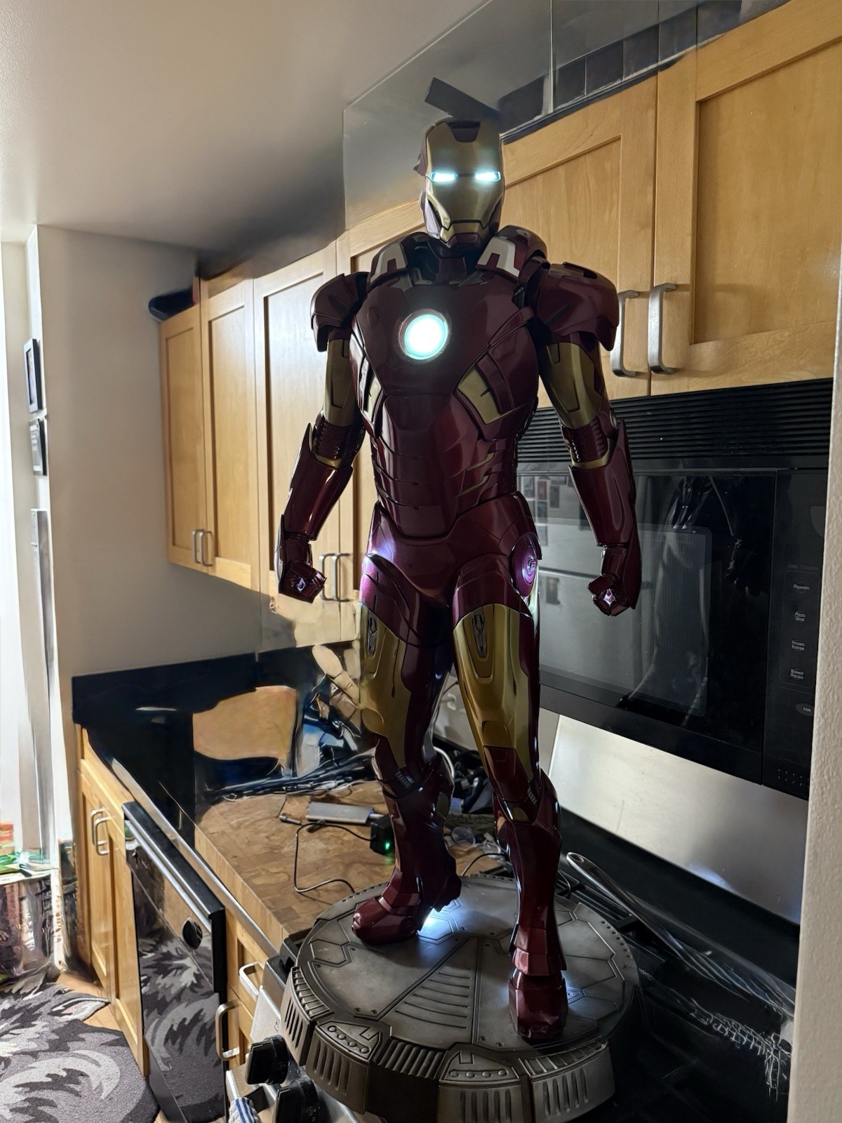 Sideshow Iron Man Mark VII 7 Legendary Scale Statue Paperwork And Boxes Sideshow Iron Man Mark VII 7 Legendary Scale Statue Paperwork And Boxes