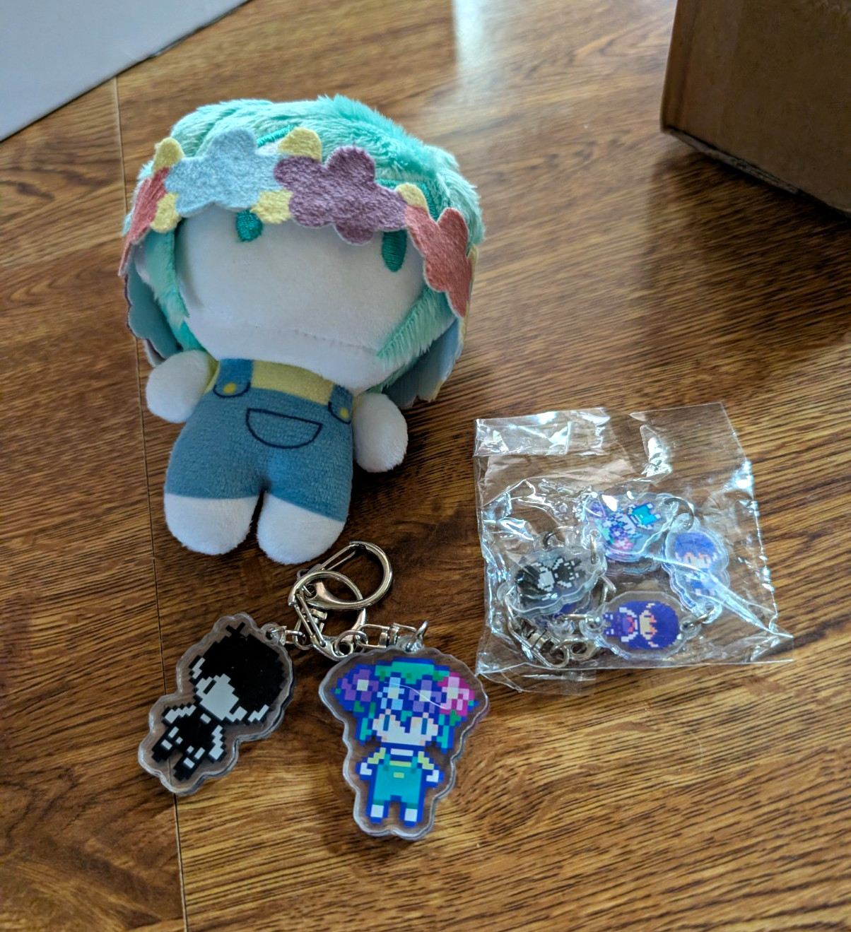LOT - Omori Plush & Keychain Set. LOT - Omori Plush & Keychain Set.