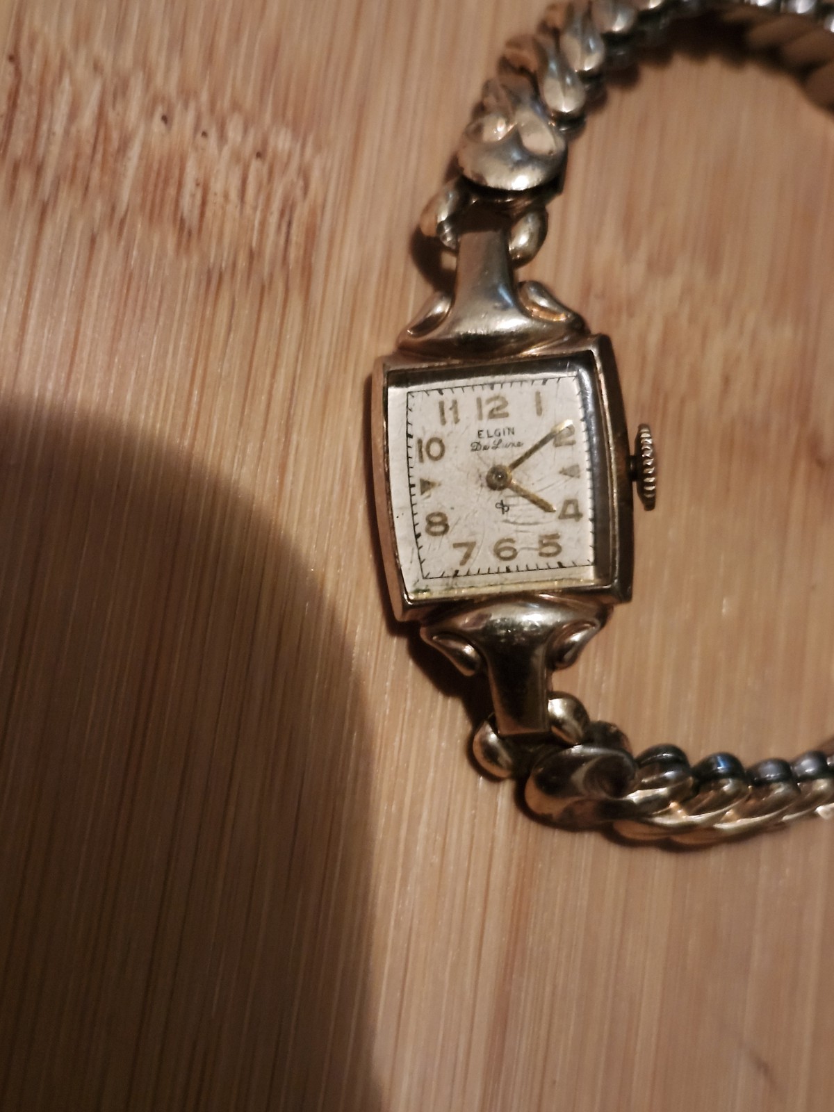 Vintage Elgin DeLuxe Ladies Art Deco 10K Gold Filled Watch (UNTESTED). Vintage Elgin DeLuxe Ladies Art Deco 10K Gold Filled Watch (UNTESTED).