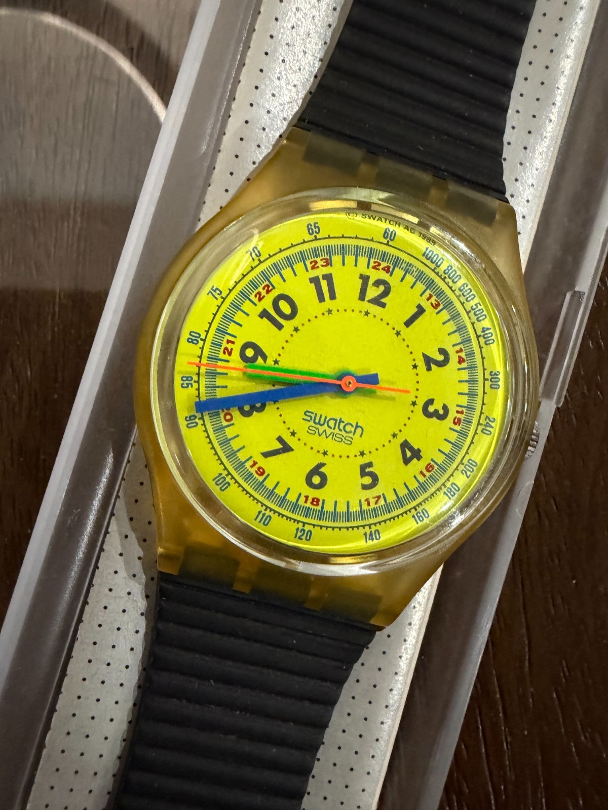 Vintage 1989 Swatch Lemon Iceberg GK116 Neon Yellow Dial Box Papers Running READ