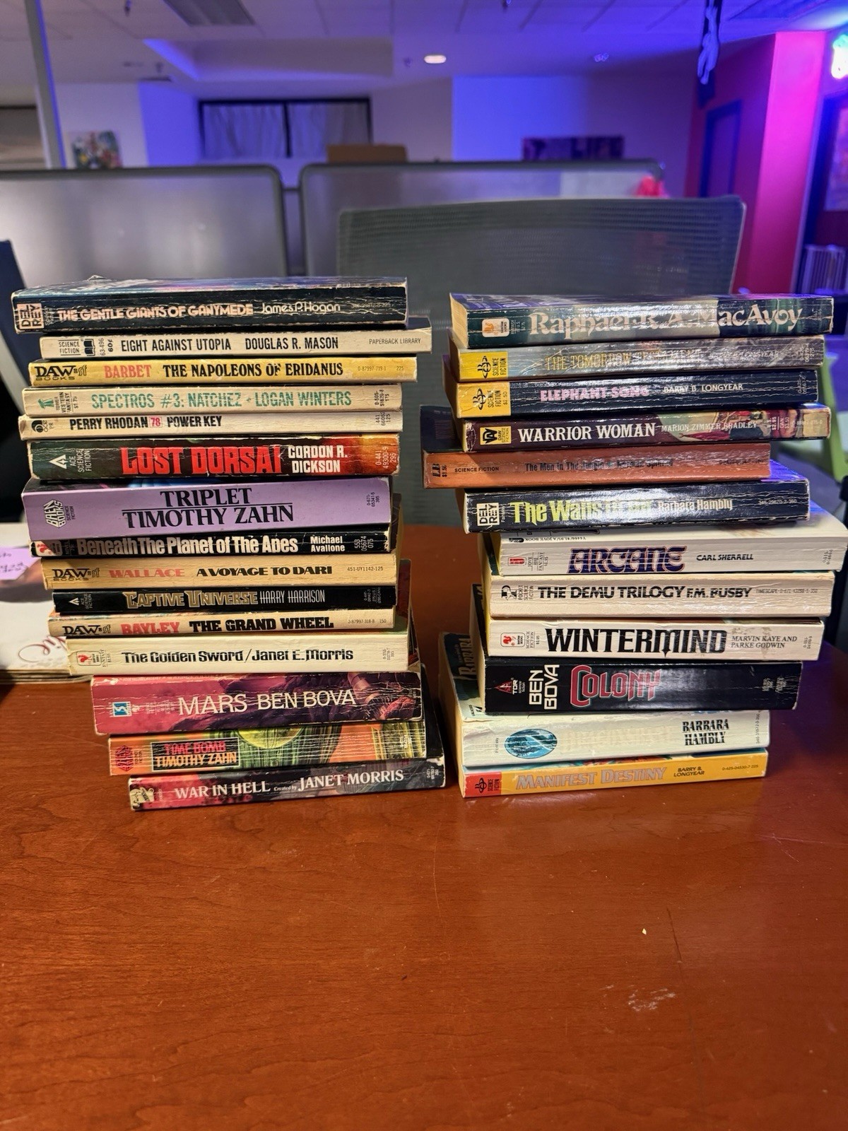 Vintage Sci-Fi & Fantasy Paperbacks Vintage Sci-Fi & Fantasy Paperbacks