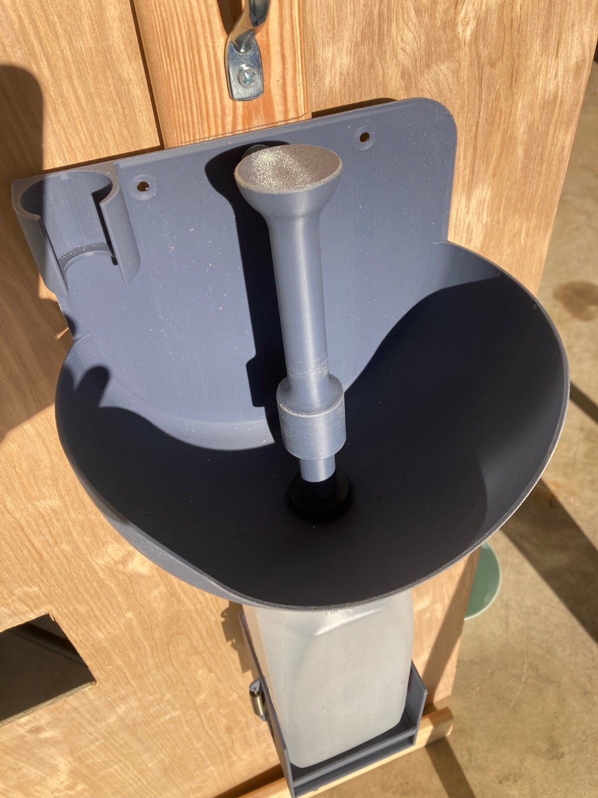 PeezyGo portable Urinal, Odorless, Garage, Boat, Changing Room, Basement, Toilet