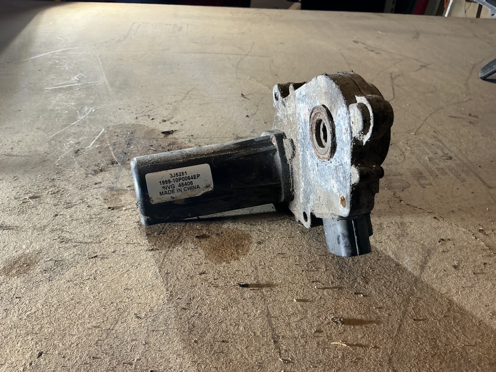Genuine OEM 2006-2012 Dodge Ram 2500 Pickup Transfer Case Shift Motor Genuine OEM 2006-2012 Dodge Ram 2500 Pickup Transfer Case Shift Motor