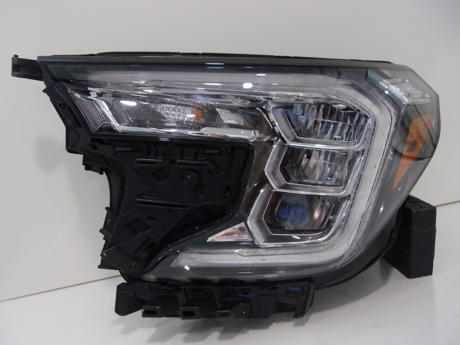 2022 2023 2024 GMC Terrain STL / SLE / AT4 Driver Left LH LED Headlight OEM