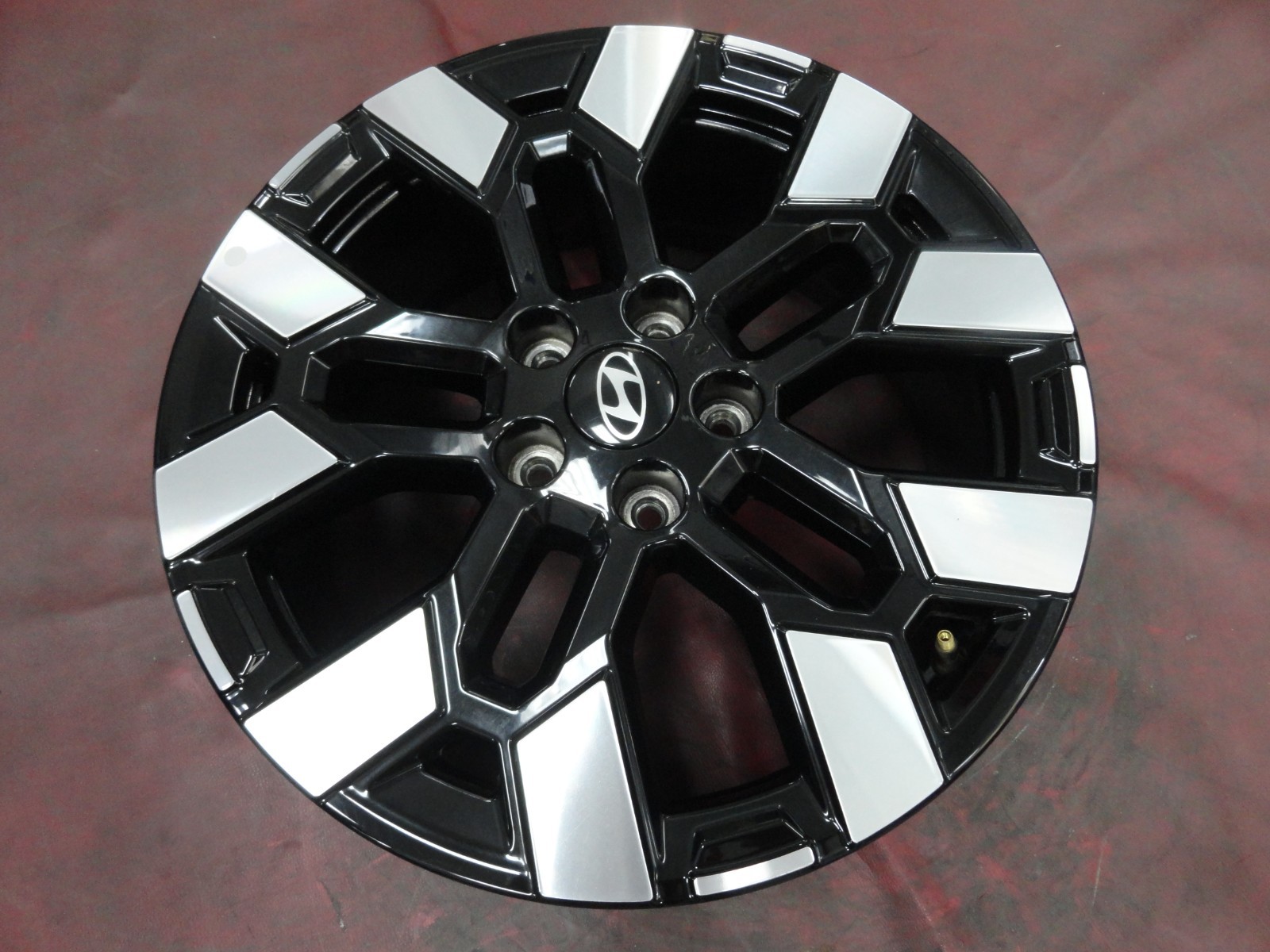 2025-2027 Hyundai Santa Cruz OEM 18