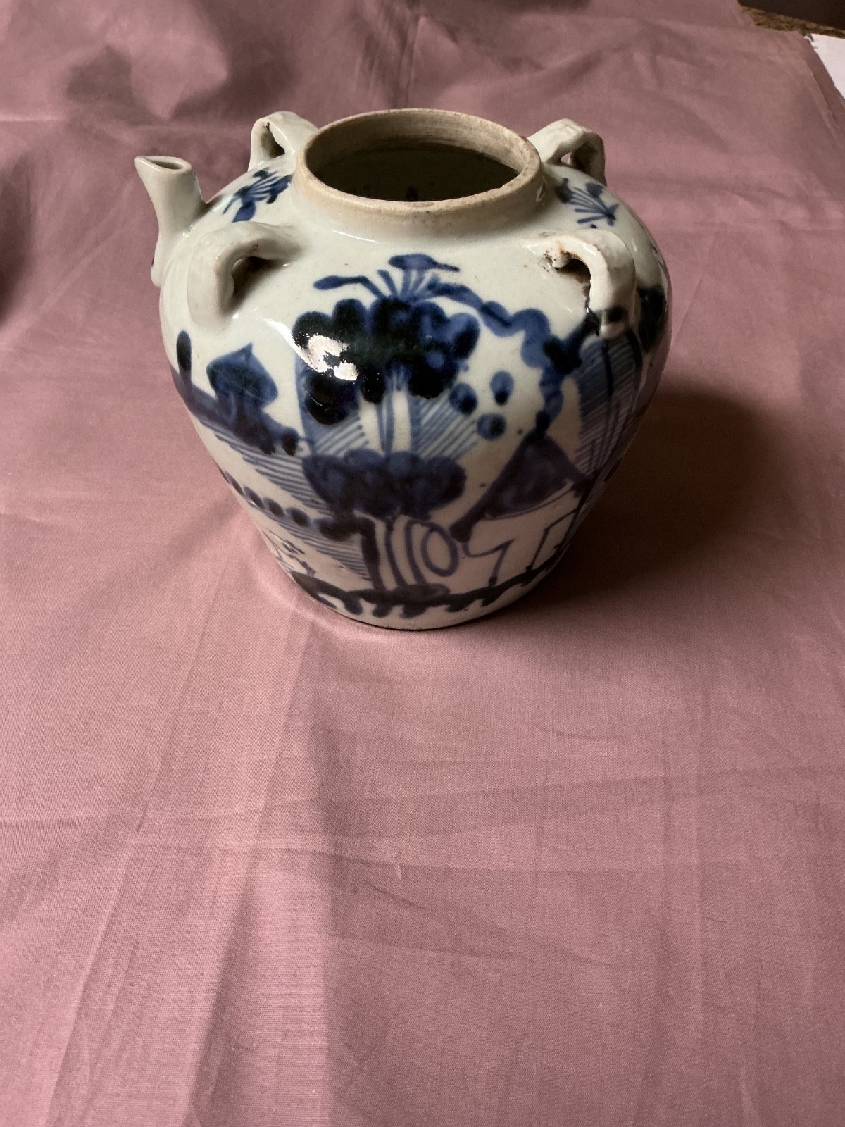 VINTAGE CHINESE BLUE & WHITE PORCELAIN 4 LUG SPOUTED VESSEL QING CA 19-20th C. VINTAGE CHINESE BLUE & WHITE PORCELAIN 4 LUG SPOUTED VESSEL QING CA 19-20th C.