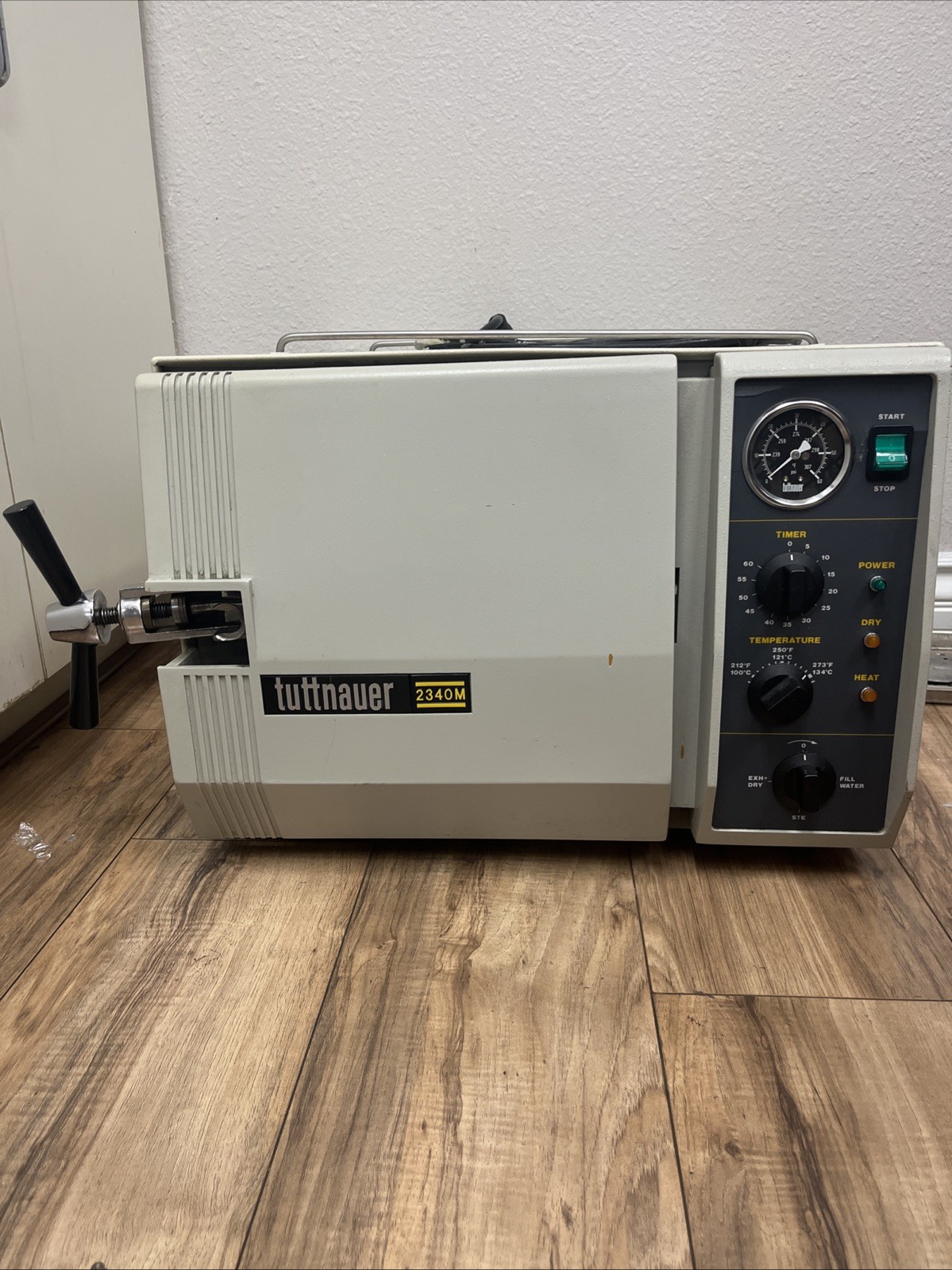 Tuttnauer 2340M Manual Autoclave Steam Instrument Sterilizer Tuttnauer 2340M Manual Autoclave Steam Instrument Sterilizer