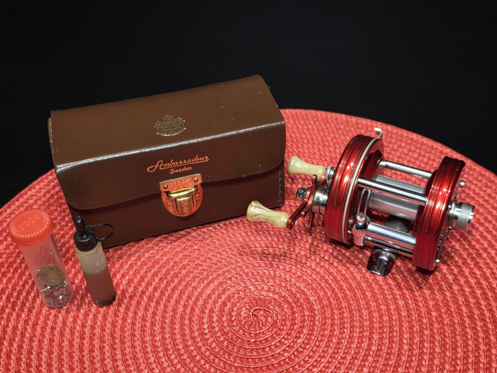 Stunning Vintage Abu Garcia Ambassadeur 5000 Casting Reel Sweden W/Case & Kit 