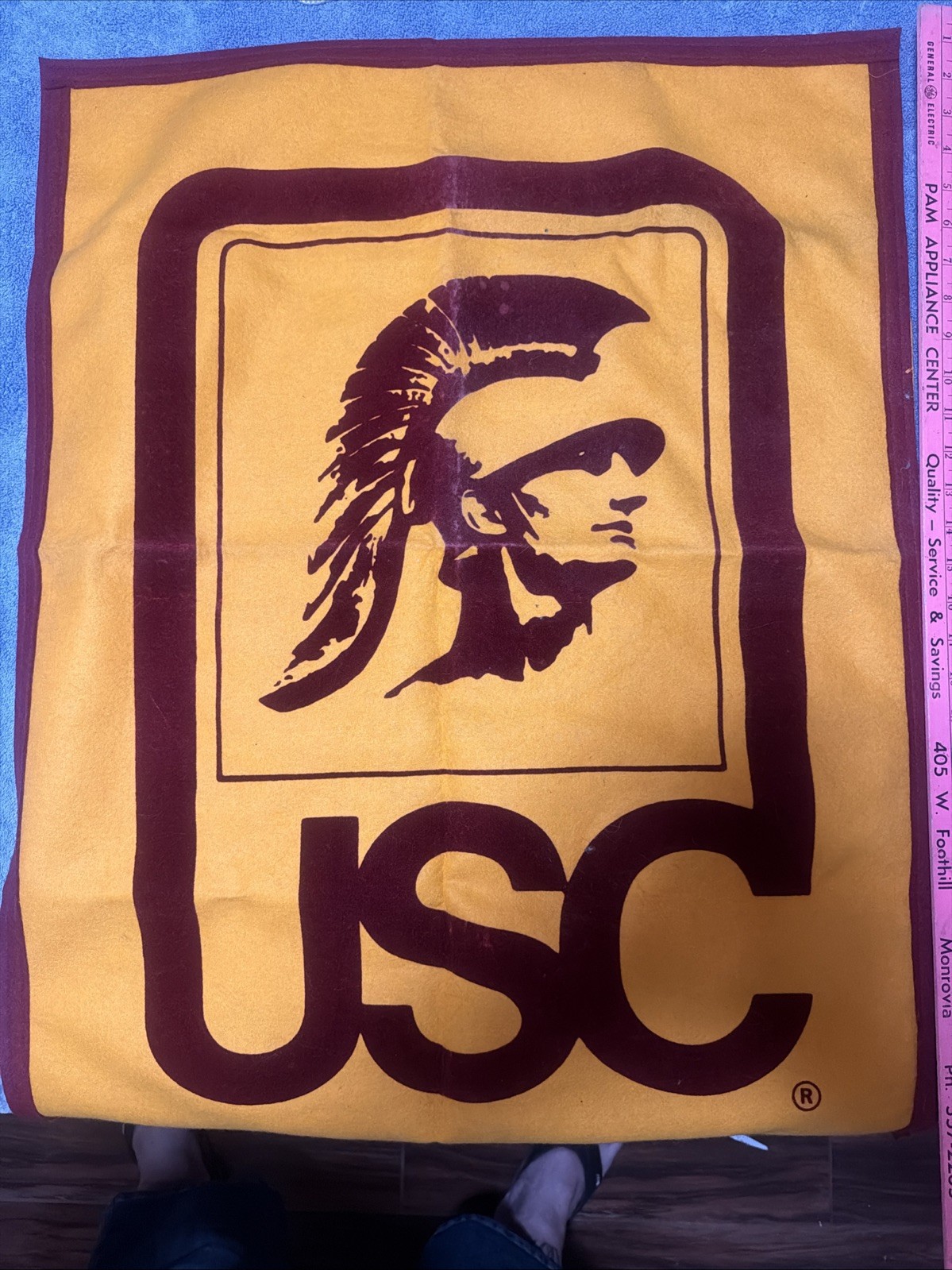 Usc Trojans Collectible Memorabilia Felt Banner 31” By 25” Usc Trojans Collectible Memorabilia Felt Banner 31” By 25”