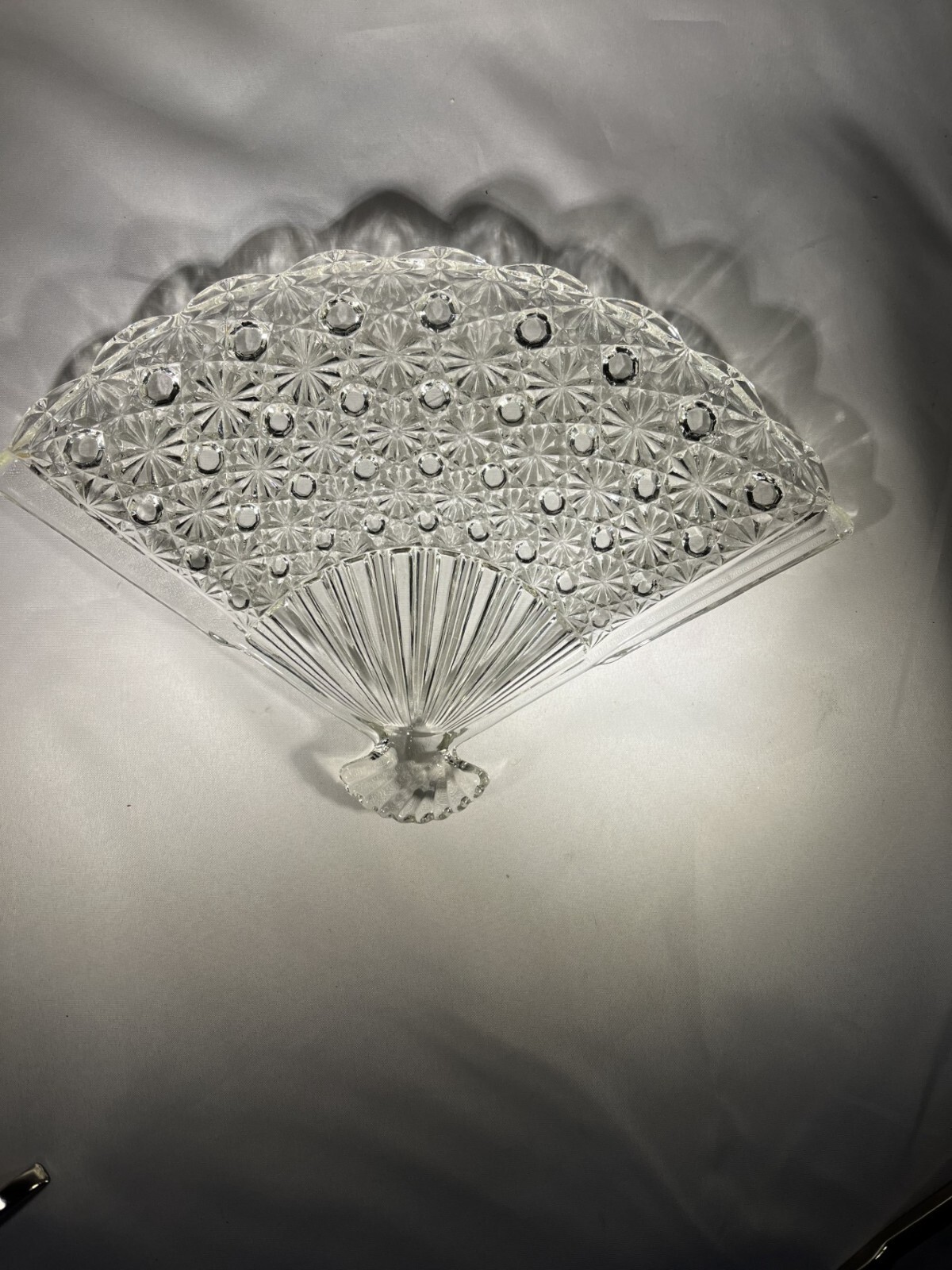 VINTAGE  GLASS BUTTON & DAISY FAN SHAPED CANDY DISH                         72-2