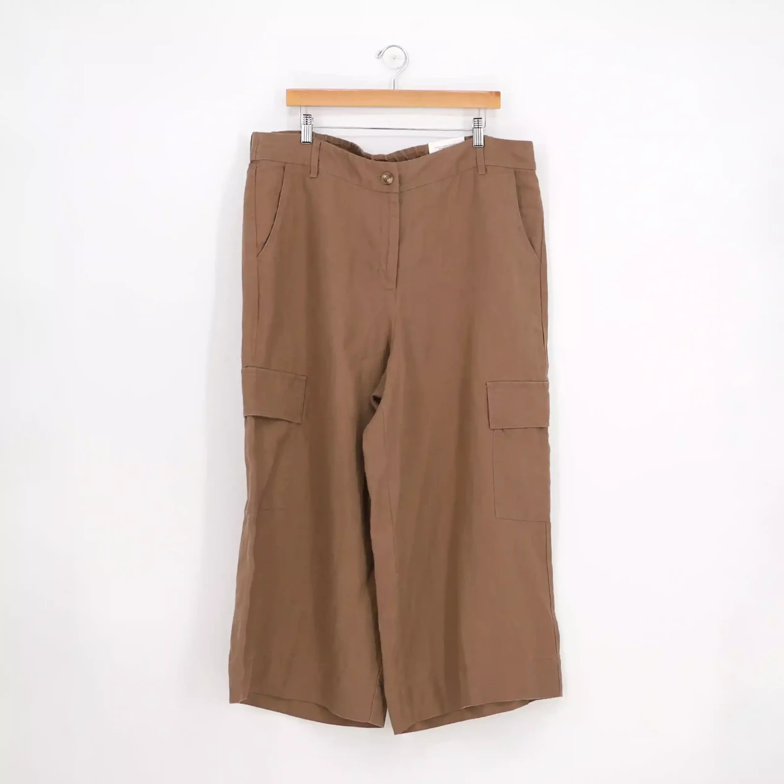 NWT CHICO\'S $120 Cargo Linen Wide Crop Pants in Brown Size 3.5/US 18 NWT CHICO\'S $120 Cargo Linen Wide Crop Pants in Brown Size 3.5/US 18