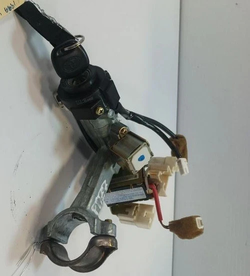 1996-2002 Toyota 4Runner Ignition Switch Lock Cylinder With Key Assembly