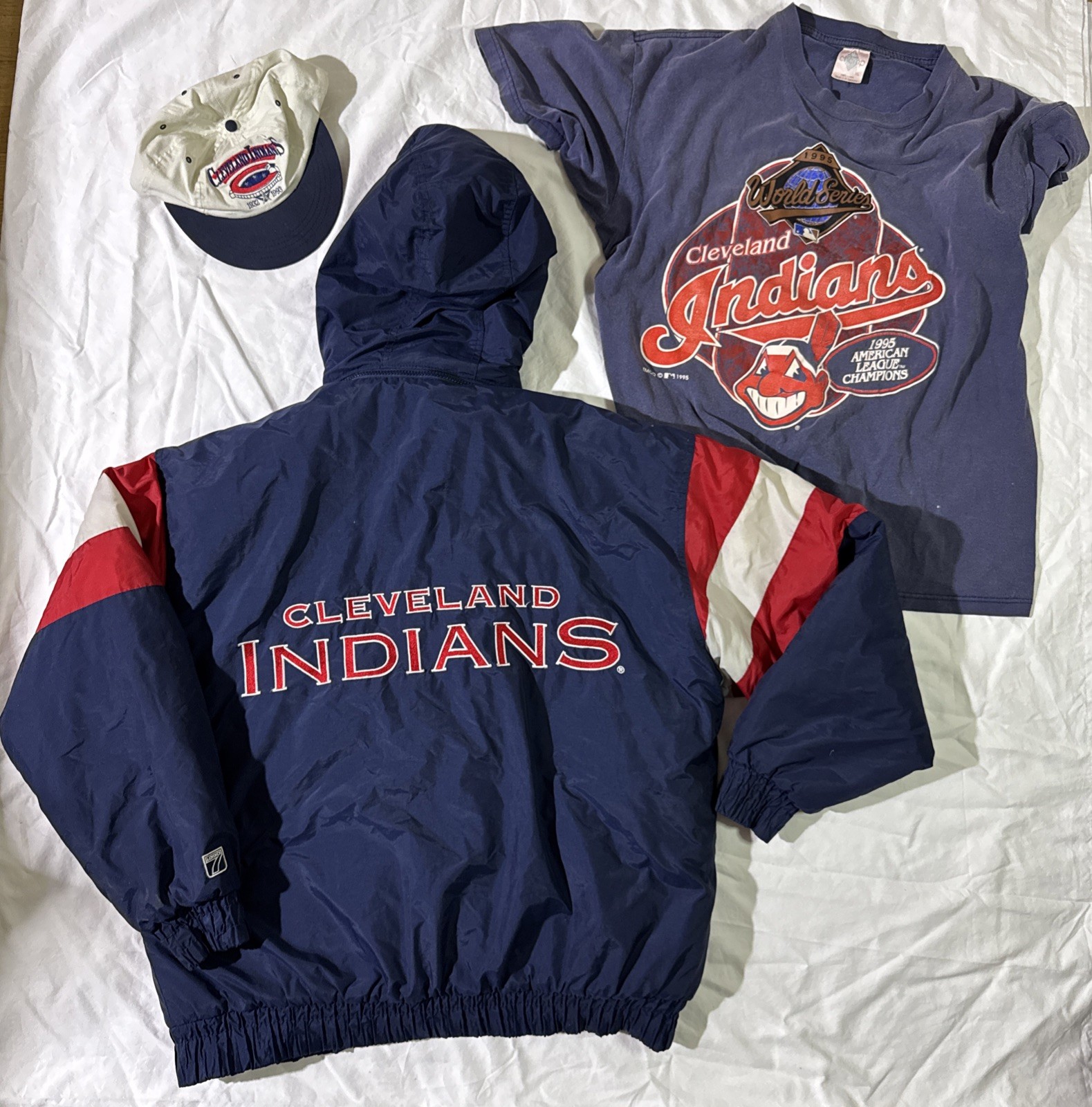 Lot Of Vintage CLEVELAND INDIANS Gear Logo 7 Puffer Jacket XL Hat 93 Shirt XL 95