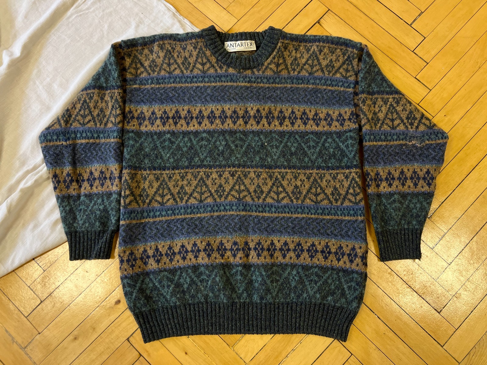 Vintage ANTARTEX Shetland Wool Sweater Nordic Fair Isle Made In Scotland L