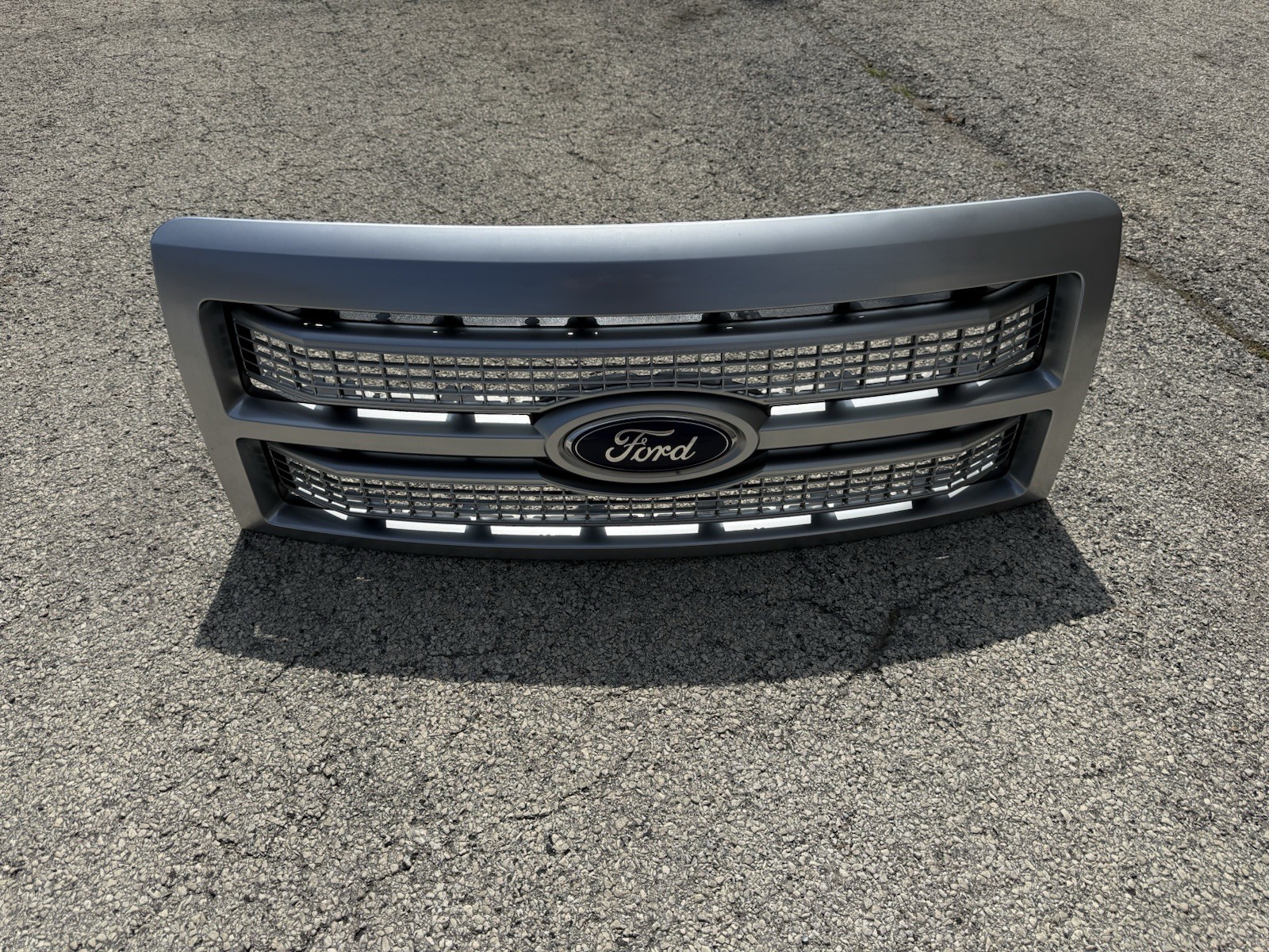 2009 - 2012 Ford F-150 F150 Platinum Satin Silver Front Upper Grill Grille OEM