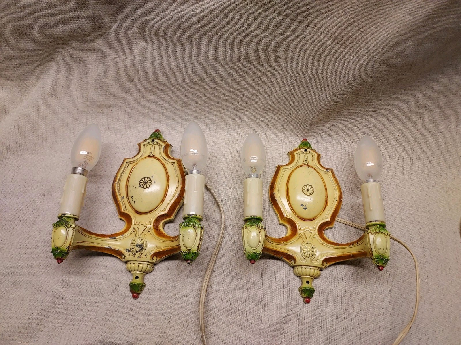 VINTAGE CAST METAL WALL LIGHTING SCONES ORIGINAL PAINT ALL NEW WIRING + 4 BULBS VINTAGE CAST METAL WALL LIGHTING SCONES ORIGINAL PAINT ALL NEW WIRING + 4 BULBS