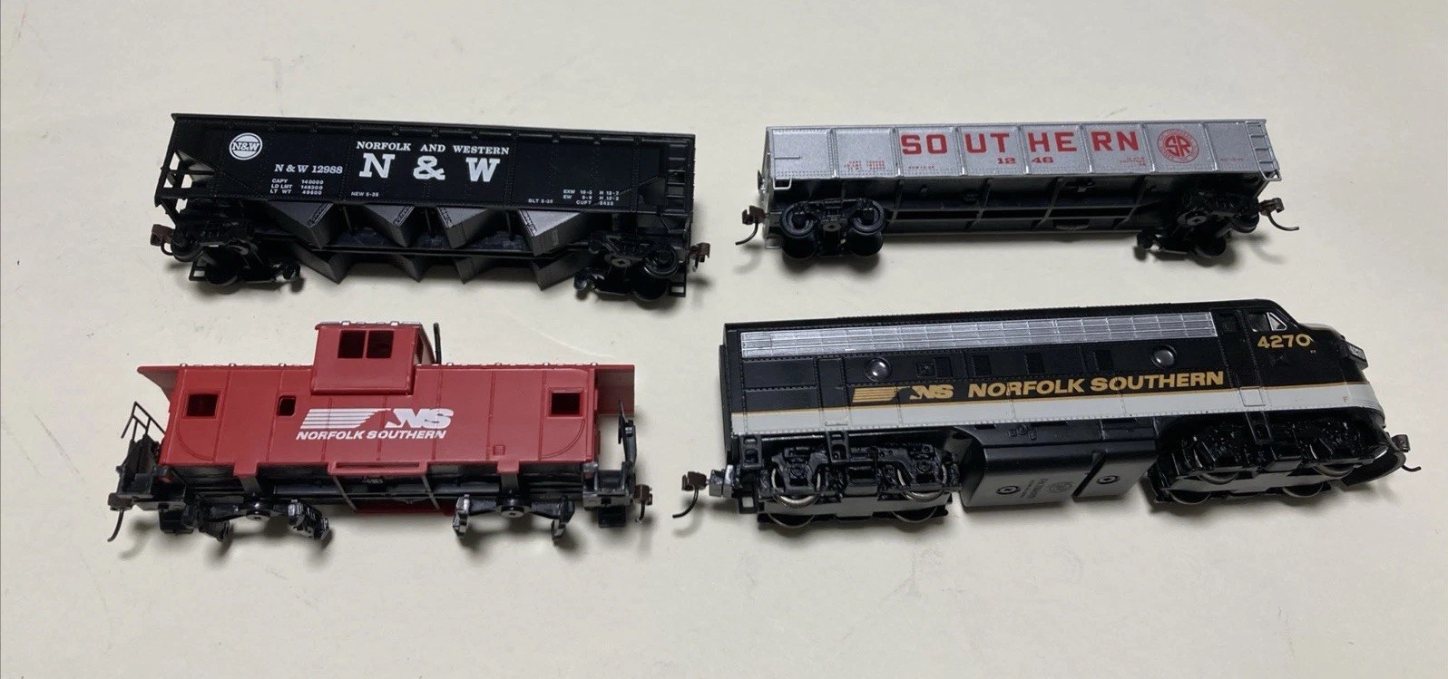Bachmann HO Scale Thoroughbred Train Set – Norfolk Southern #4270 Diesel Freight
